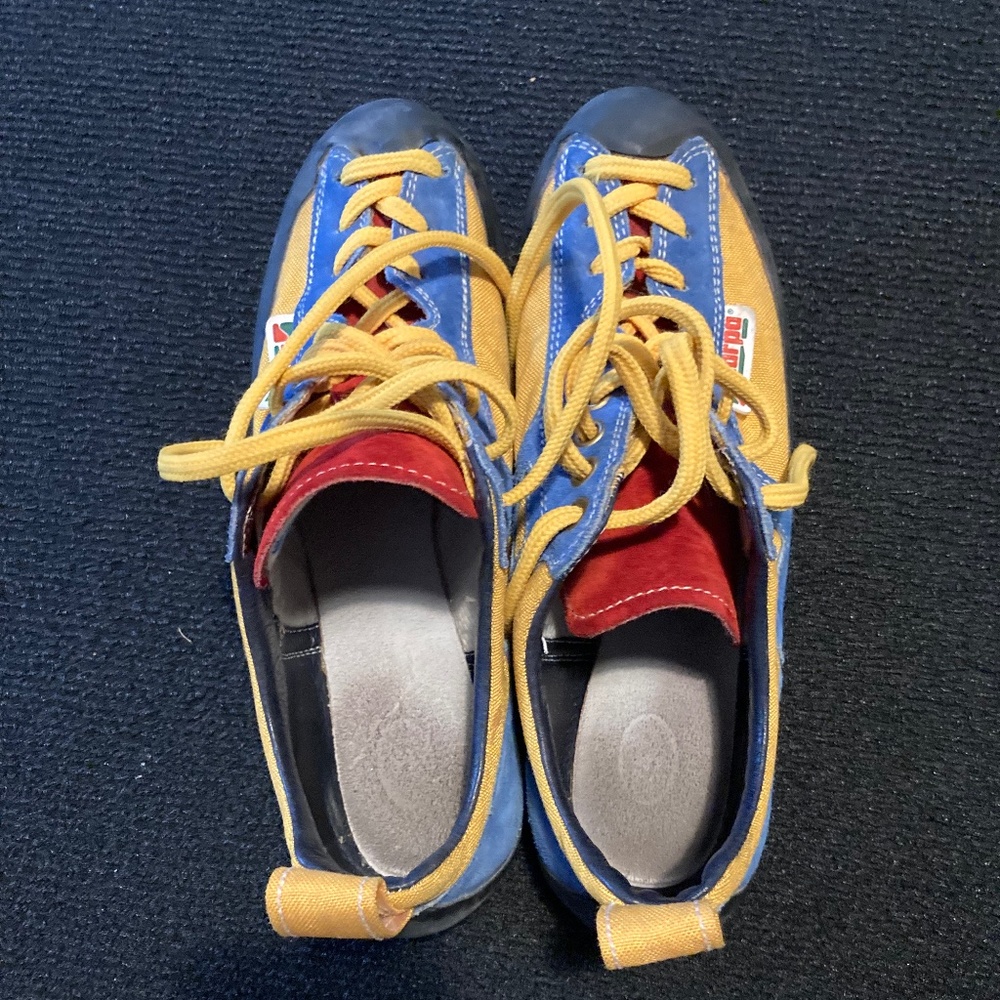 Scarpa lace up climbing shoes